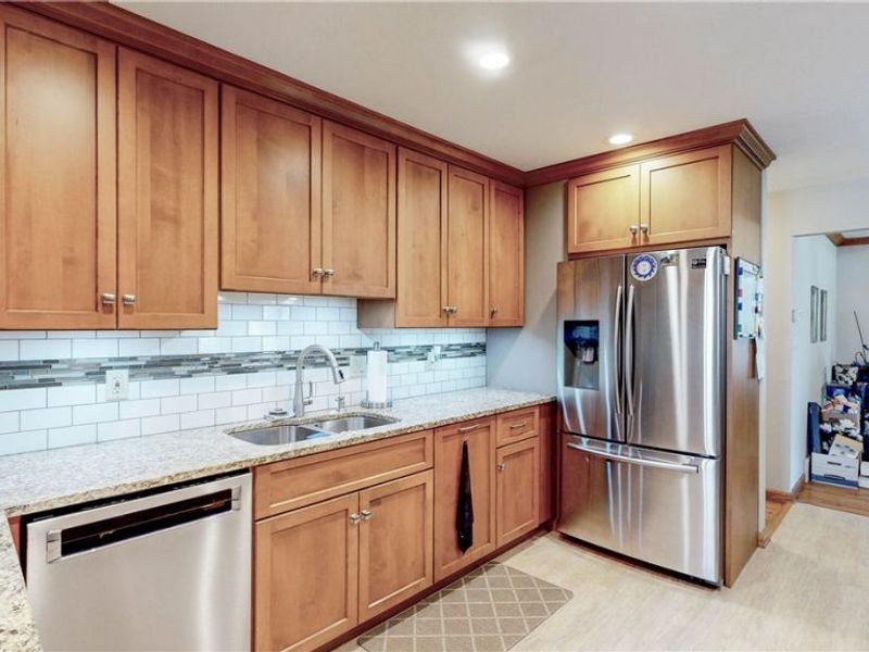10216 Harmony Lane , Brooklyn, OH 44144 Photo 6
