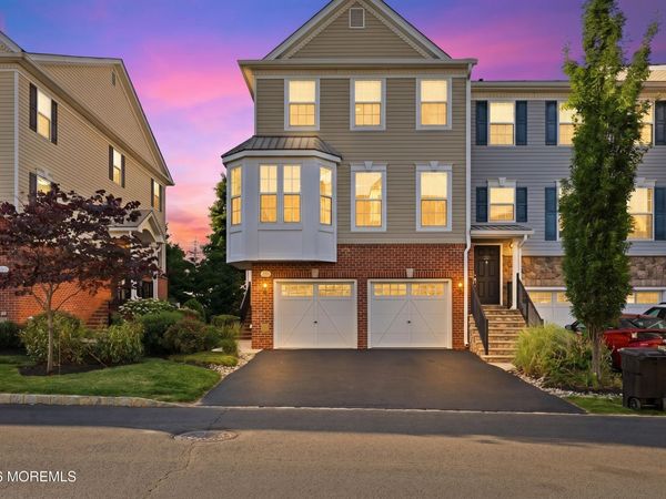 330 Princeton Court, Shrewsbury Boro, NJ 07702