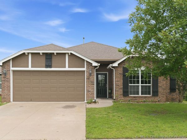 11001 N 154th East Avenue , Owasso, OK 74055