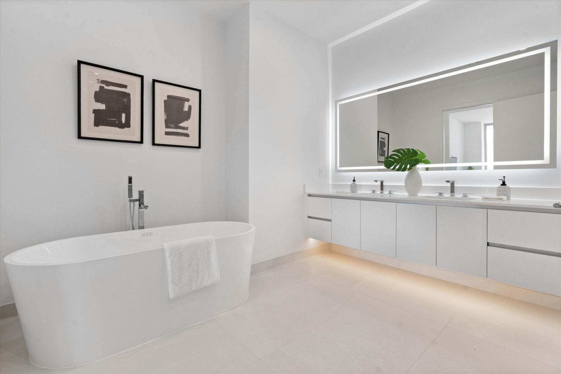220 Lake Shore Drive, Unit 2305, Lake Park, FL 33403 Photo