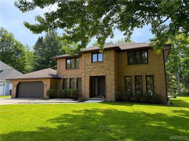 195 Randwood Drive , Getzville, NY 14068