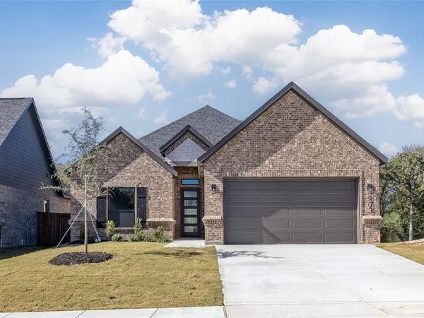 903 Boston Lane , River Oaks, TX 76114