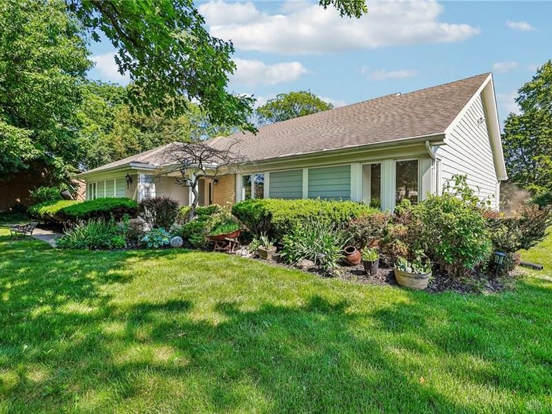383 Copper Beech Court, Dayton, OH 45459 Photo 2