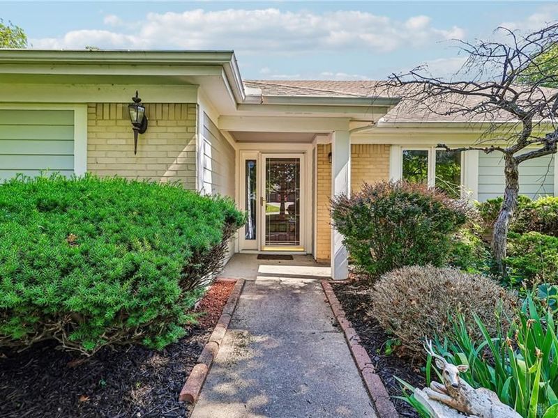 383 Copper Beech Court, Dayton, OH 45459 Photo 3