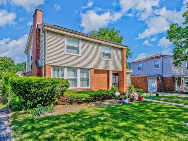 8517 N Crawford Avenue , Skokie, IL 60076