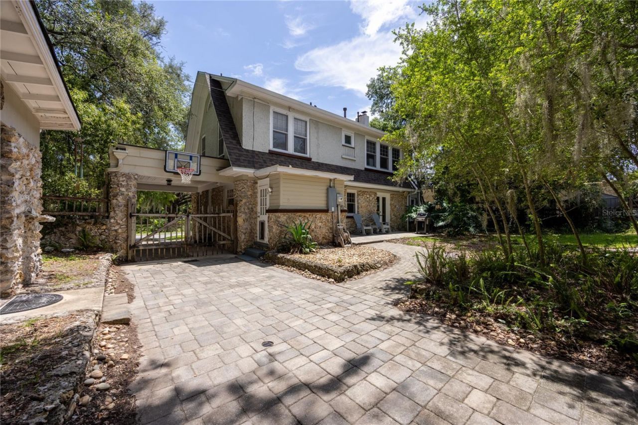 720 NE Boulevard, Gainesville, FL 32601 Photo
