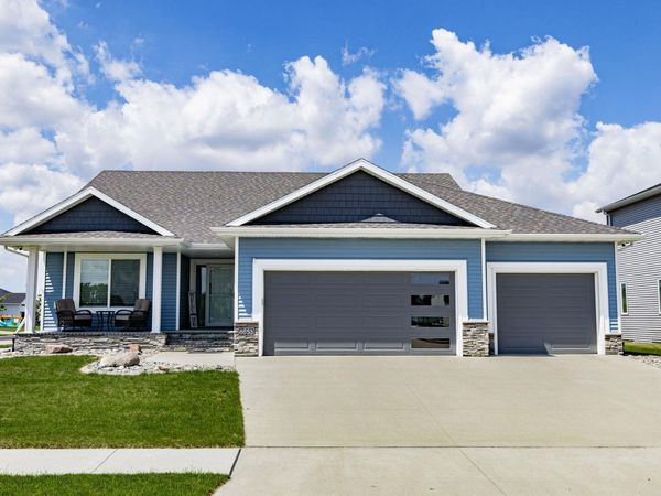 8853 Meadowlark Parkway, Horace, ND 58047