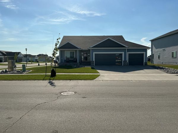 8853 Meadowlark Parkway , Horace, ND 58047