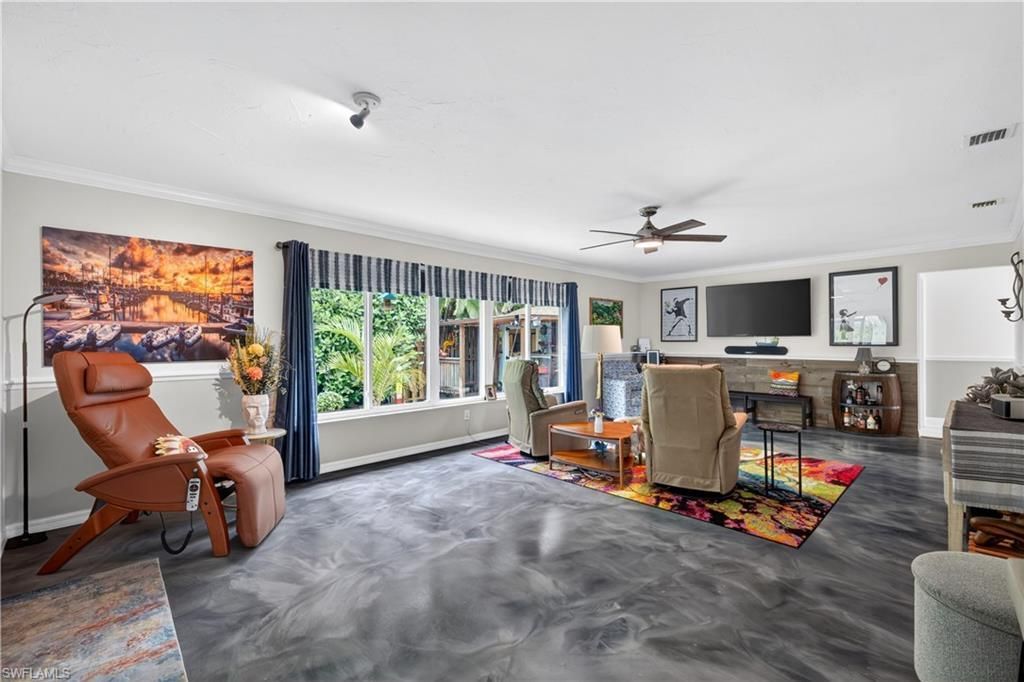833 N Town And River Dr, Fort Myers, FL 33919 Photo