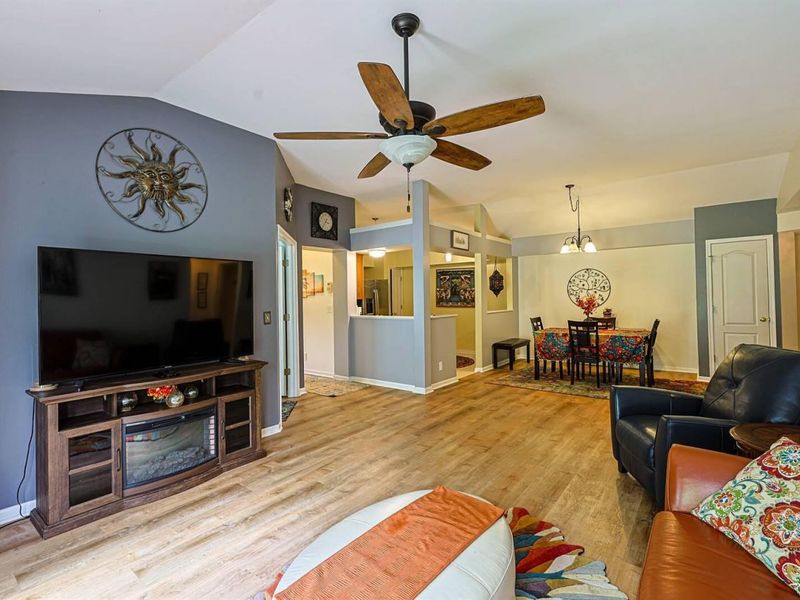 7350 Centrecrest Lane, Unit H, Florence, KY 41042 Photo 8