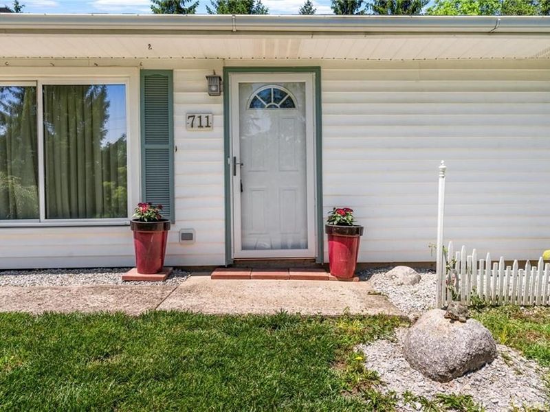 711 Upper Valley Pike, Springfield Township, OH 45504 Photo 9