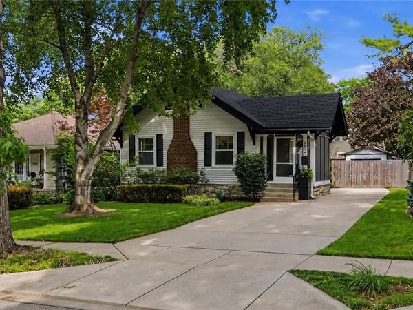5827 Holmes Street, Kansas City, MO 64110