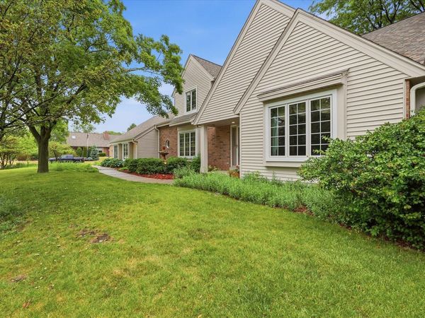 4100 S 119th St, Greenfield, WI 53228