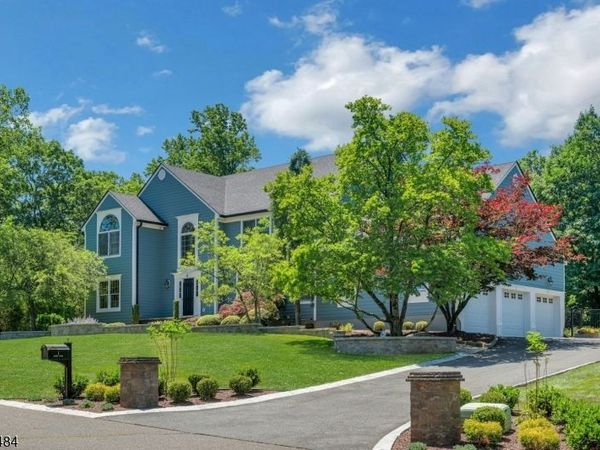1 Curtis Trl, Bridgewater, NJ 08836