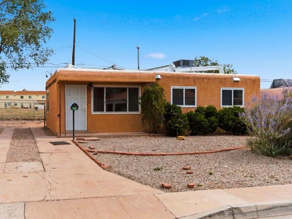 8116 Kathryn Avenue SE, Albuquerque, NM 87108
