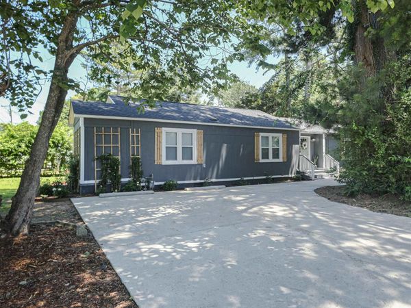 1504 Oshaughnessy Avenue NE, Huntsville, AL 35801