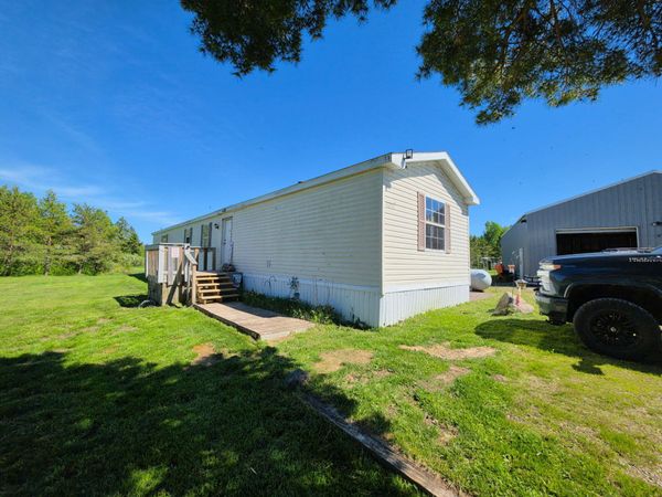 10015 S Foor LN, Sault Ste Marie, MI 49783