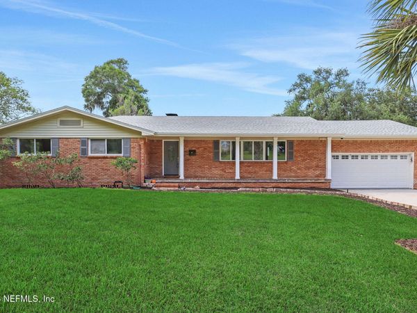 10121 LAKEVIEW Road W, Jacksonville, FL 32225