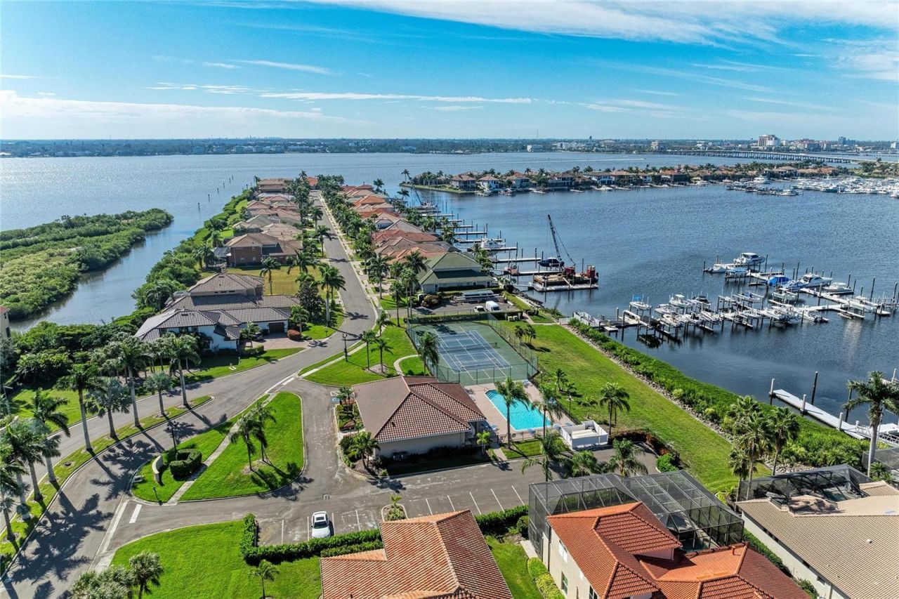 308 10th Avenue E, Palmetto, FL 34221 Photo