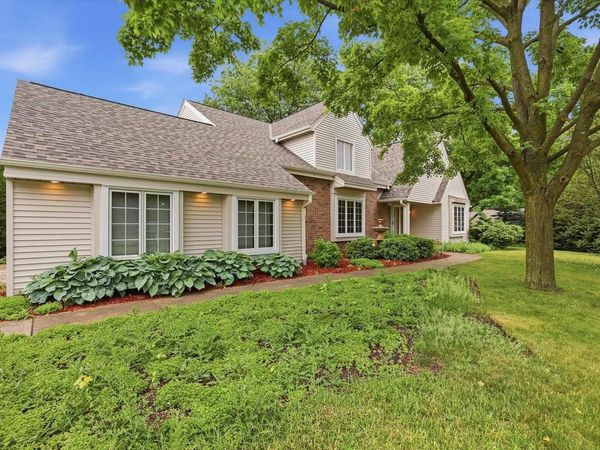 4100 S 119th STREET, Greenfield, WI 53228