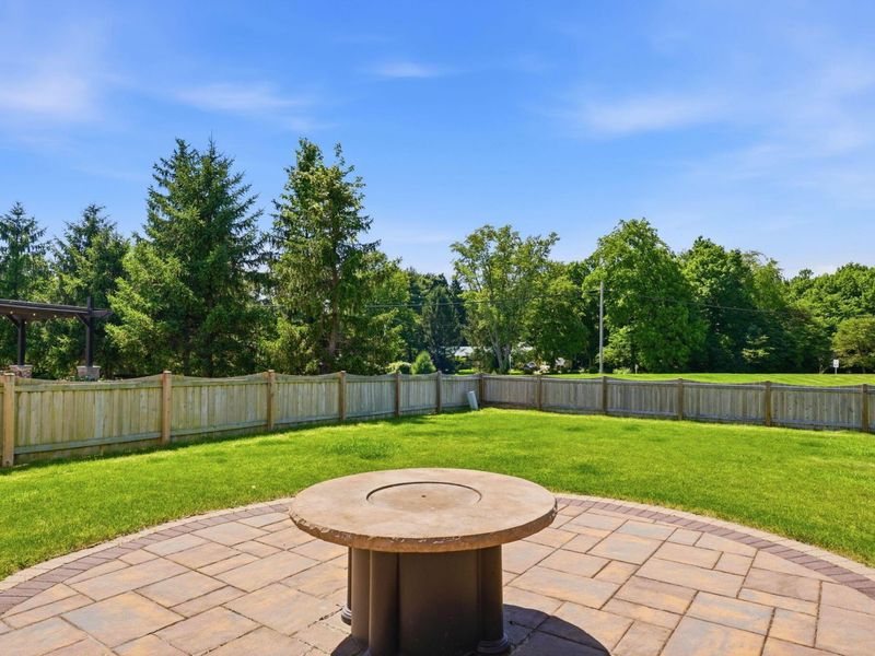 7558 Fairfield Lakes Drive, Powell, OH 43065 Photo 12