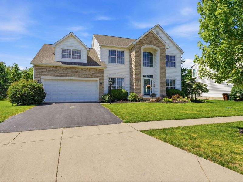 7558 Fairfield Lakes Drive, Powell, OH 43065 Photo 2