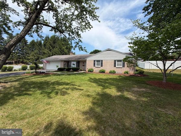 388 CHESTNUT STREET , HAMBURG, PA 19526
