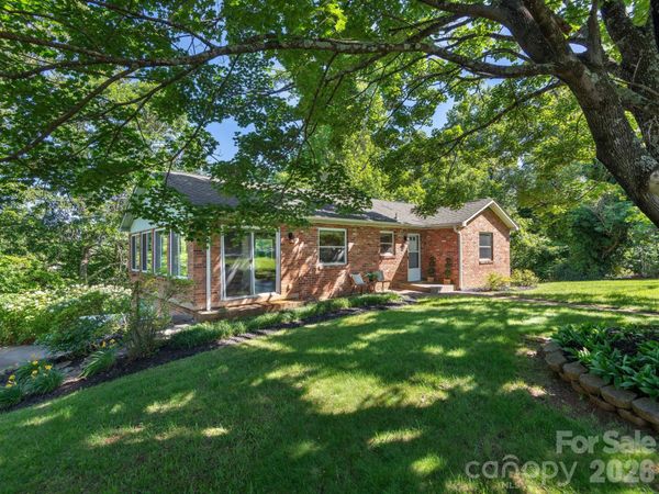 147 W Oakview Road, Asheville, NC 28806
