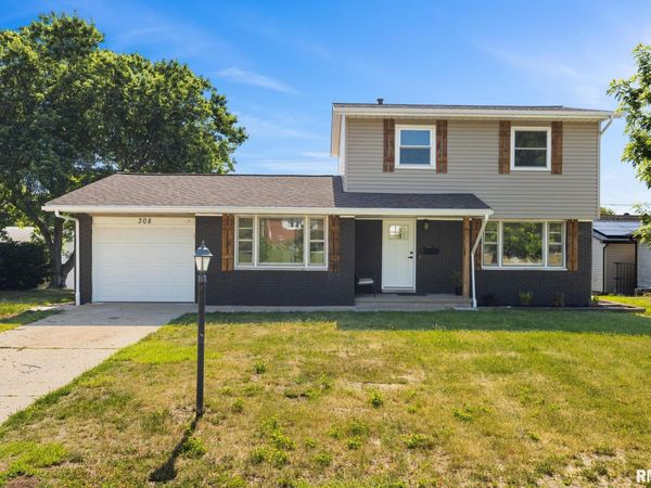 308 S HOLLYBROOK Drive, Chillicothe, IL 61523