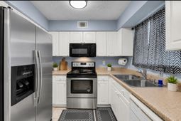118 Luden Drive photo 4