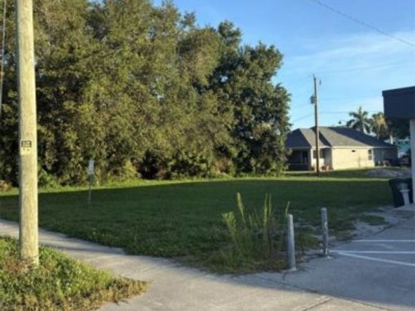 1925 Suwanee AVE , FORT MYERS, FL 33901