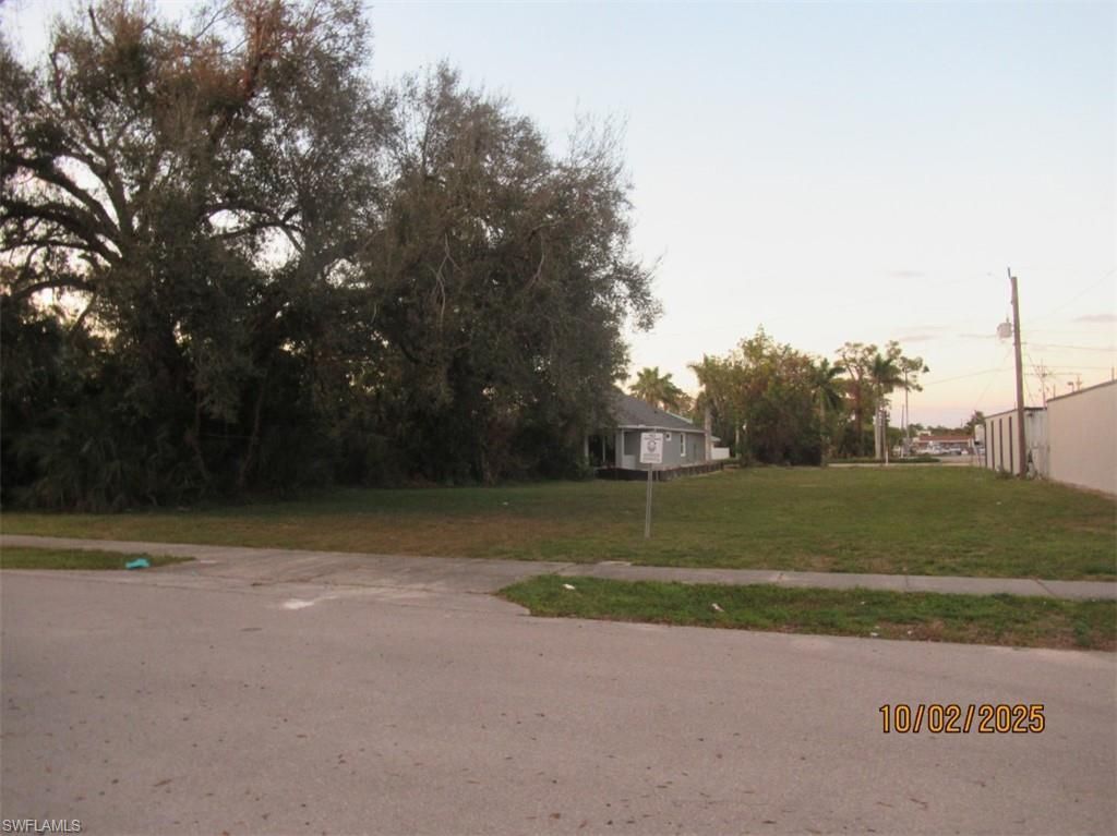 1925 Suwanee Ave , Fort Myers, FL 33901 Photo