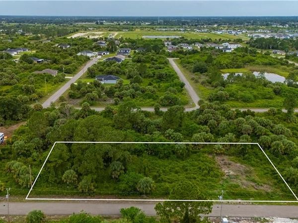 312 Laurel AVE , LEHIGH ACRES, FL 33974