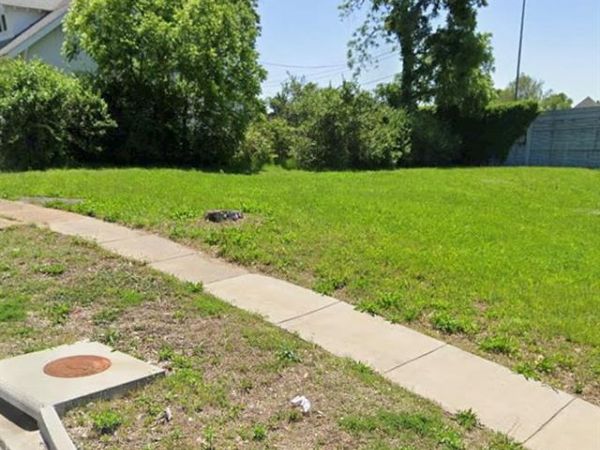 7468 Warner Avenue , Richmond Heights, MO 63117