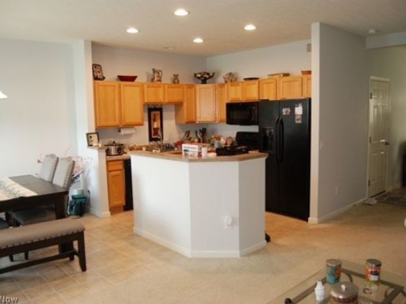 105 Limestone Court , Berea, OH 44017 Photo 2