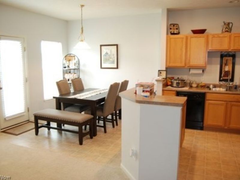 105 Limestone Court , Berea, OH 44017 Photo 4