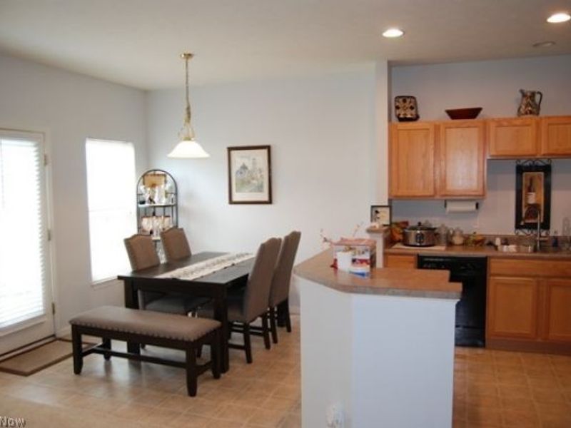 105 Limestone Court , Berea, OH 44017 Photo 5