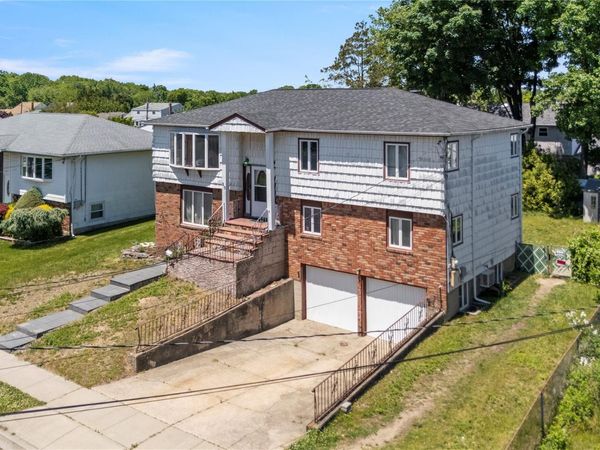 23 3rd Avenue, Farmingdale, NY 11735