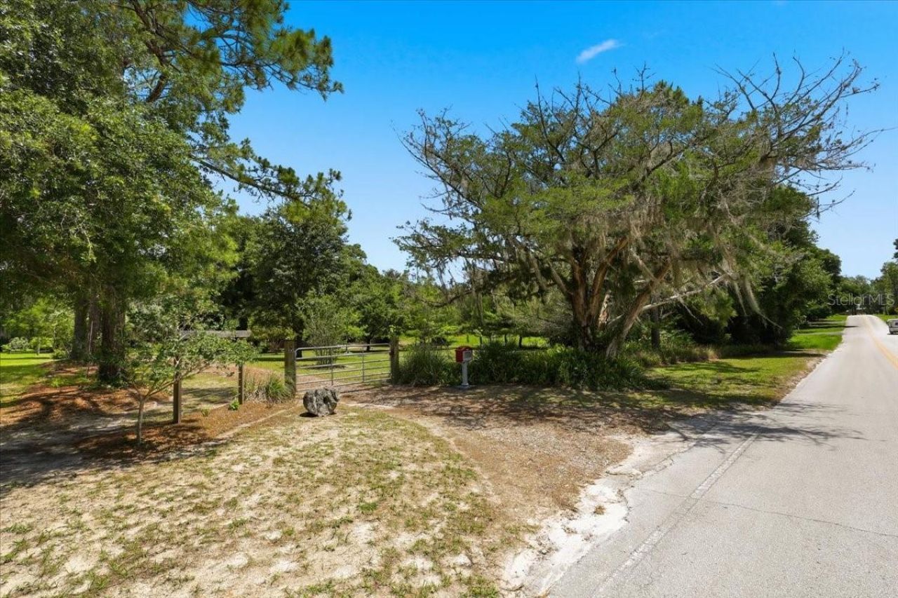 460 Lake Como Drive , Pomona Park, FL 32181 Photo