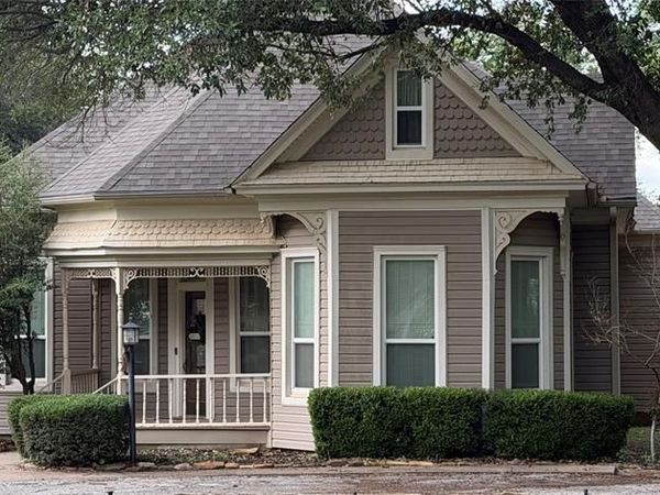 445 W Belknap Street, Jacksboro, TX 76458