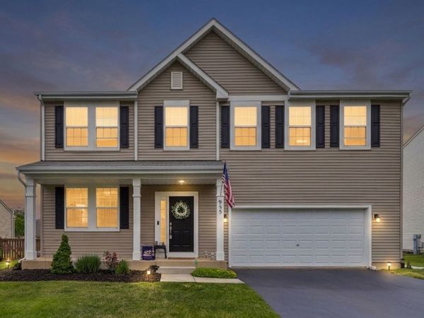 955 Valley Stream Drive , Pingree Grove, IL 60140