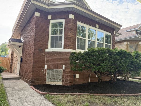 8232 S Calumet Avenue, Chicago, IL 60619