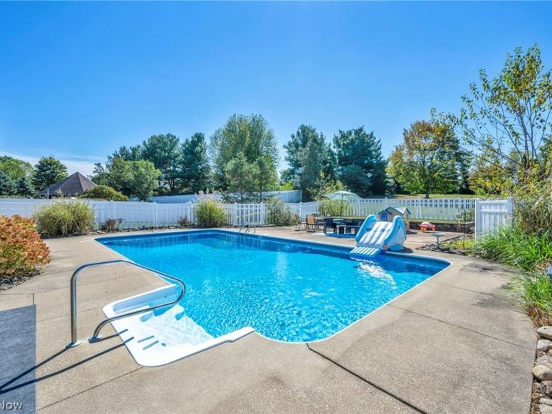 8572 Nobleman Circle NW, Massillon, OH 44646 Photo 3