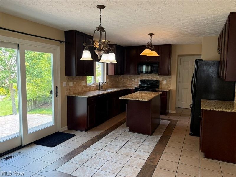 421 Windham Court, Broadview Heights, OH 44147 Photo 2