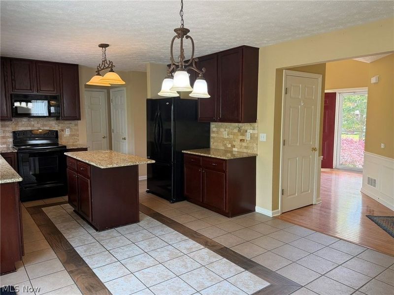 421 Windham Court, Broadview Heights, OH 44147 Photo 3