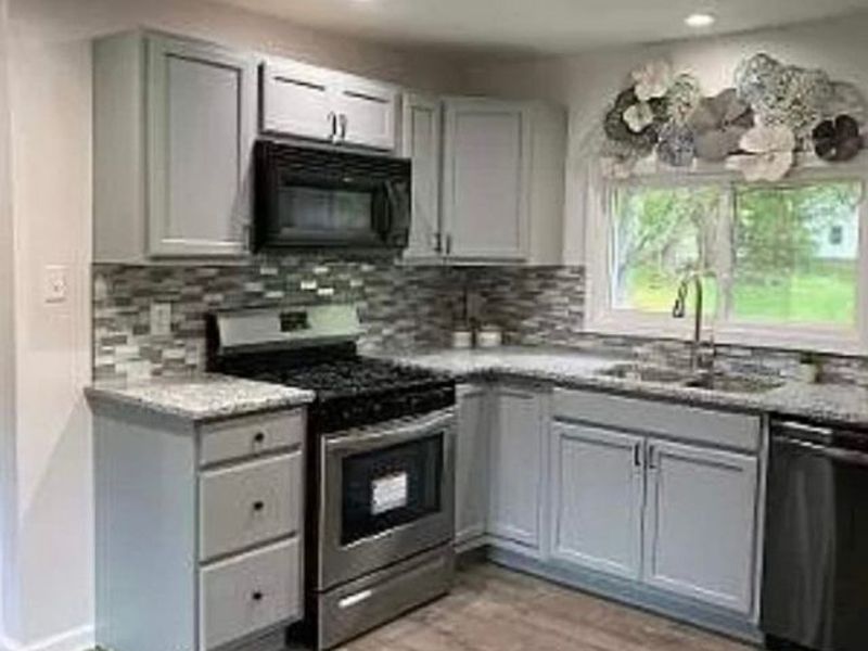 7657 E Lake Drive, Walton Hills, OH 44146 Photo 5