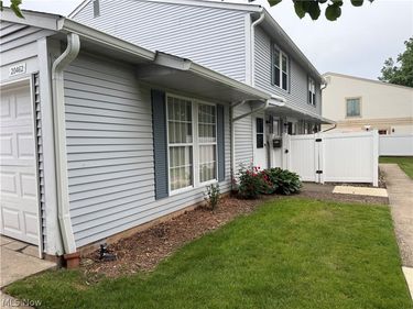20462 Williamsburg Court, Middleburg Heights, OH 44130