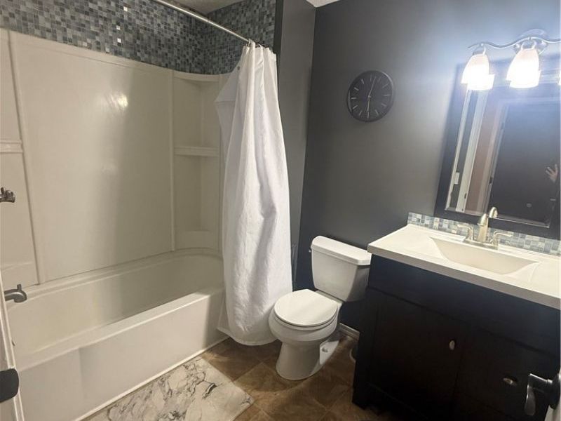 20462 Williamsburg Court , Middleburg Heights, OH 44130 Photo 14