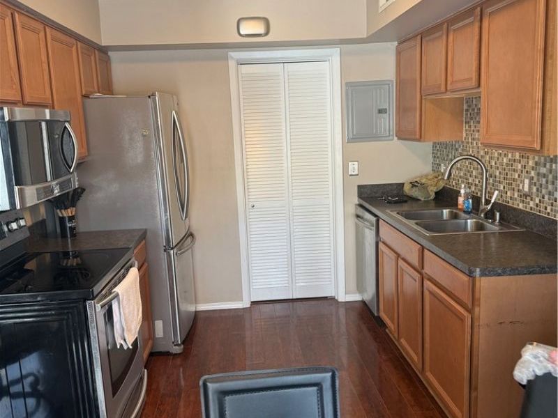20462 Williamsburg Court , Middleburg Heights, OH 44130 Photo 2