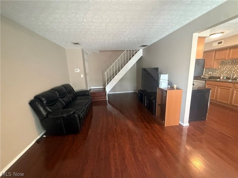 20462 Williamsburg Court , Middleburg Heights, OH 44130 Photo 3
